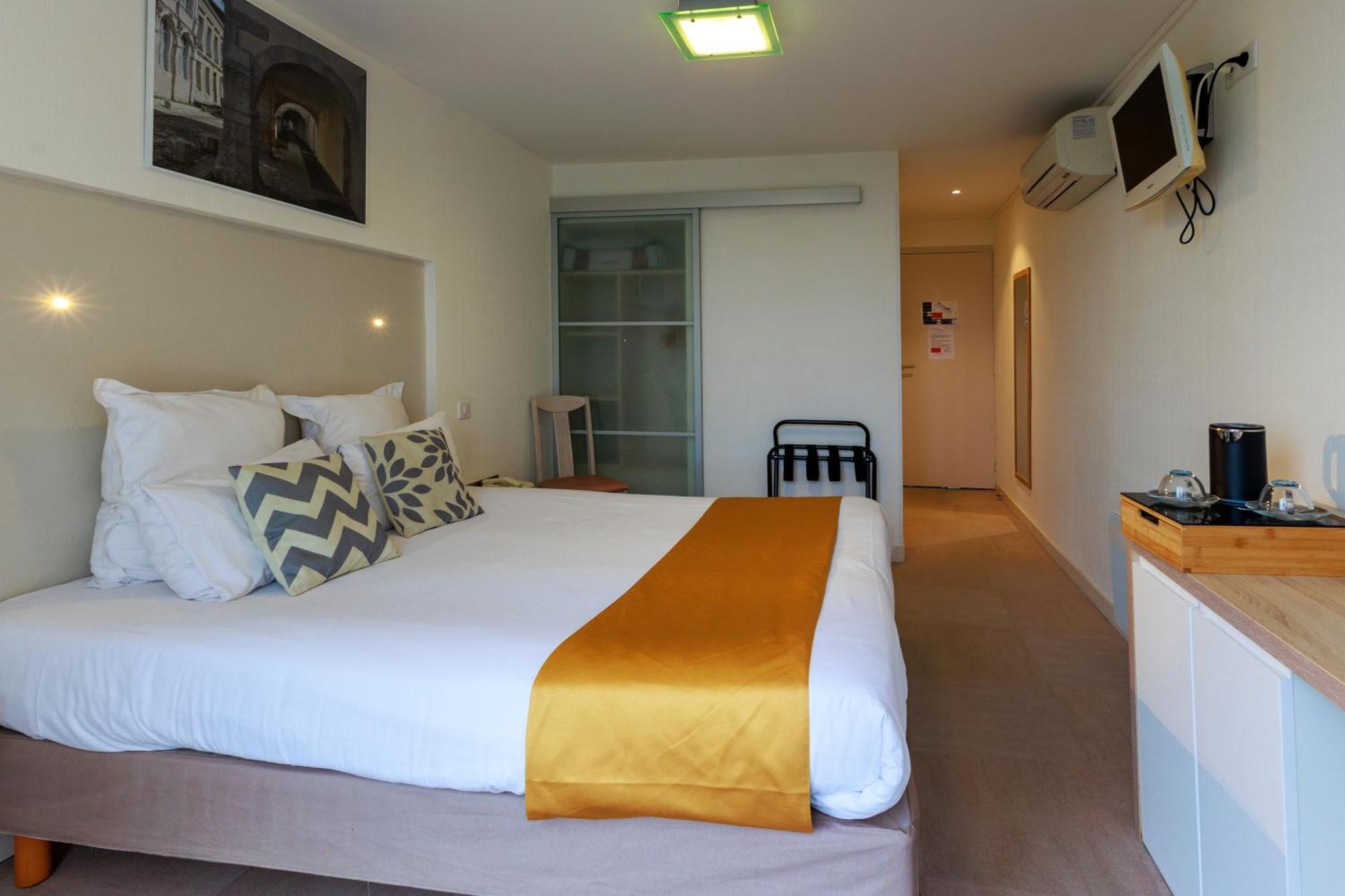 Logis Hotel Le Rochelois La Rochelle  Exterior photo